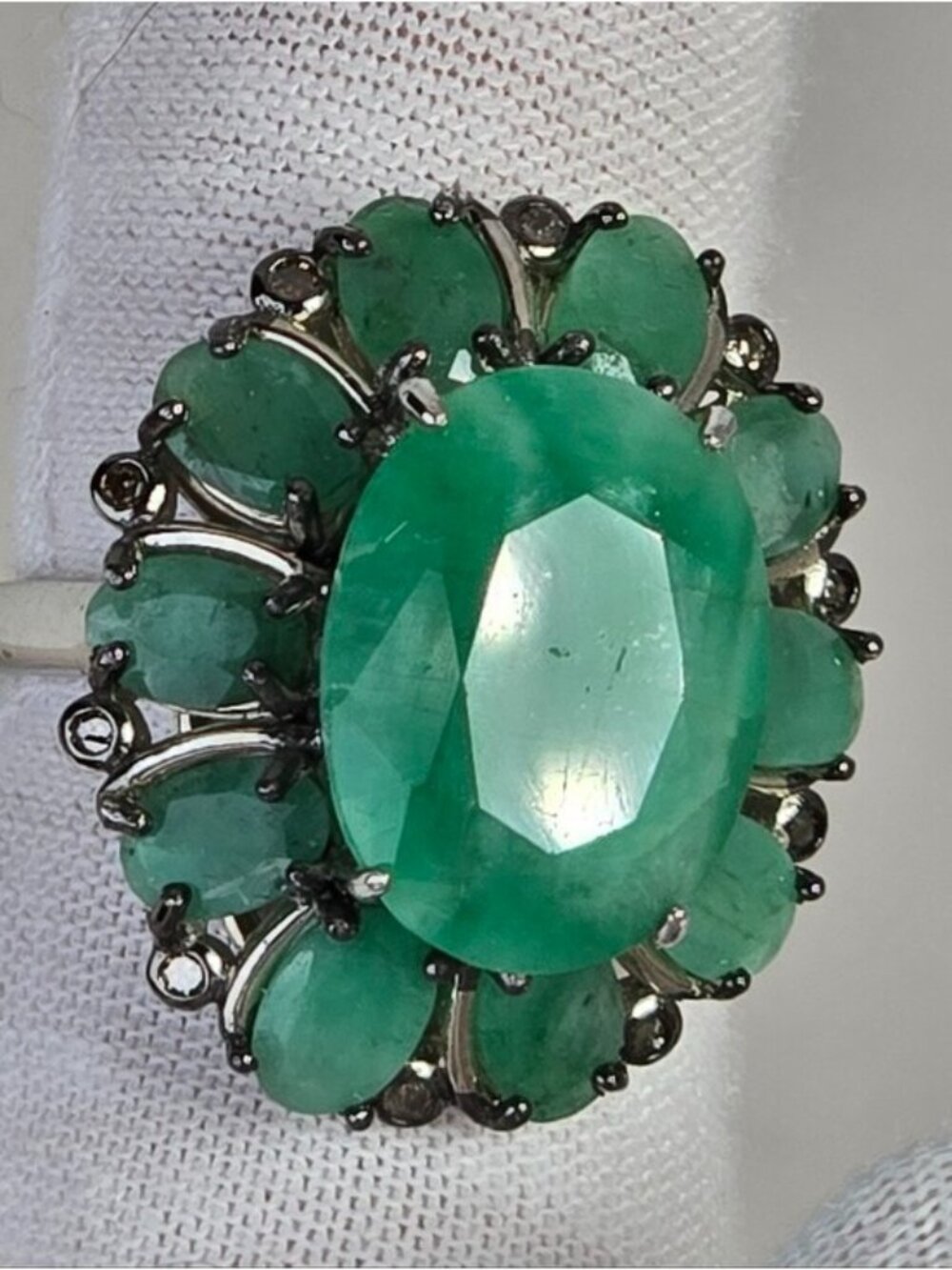 925 Sterling Silver Ring Sz 8 With Natural Emerald 15x12mm & Natural Diamonds